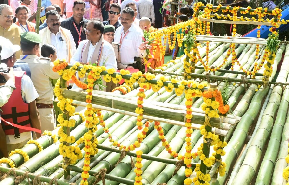 कोंडागांव में बम्बू राफ्टिंग