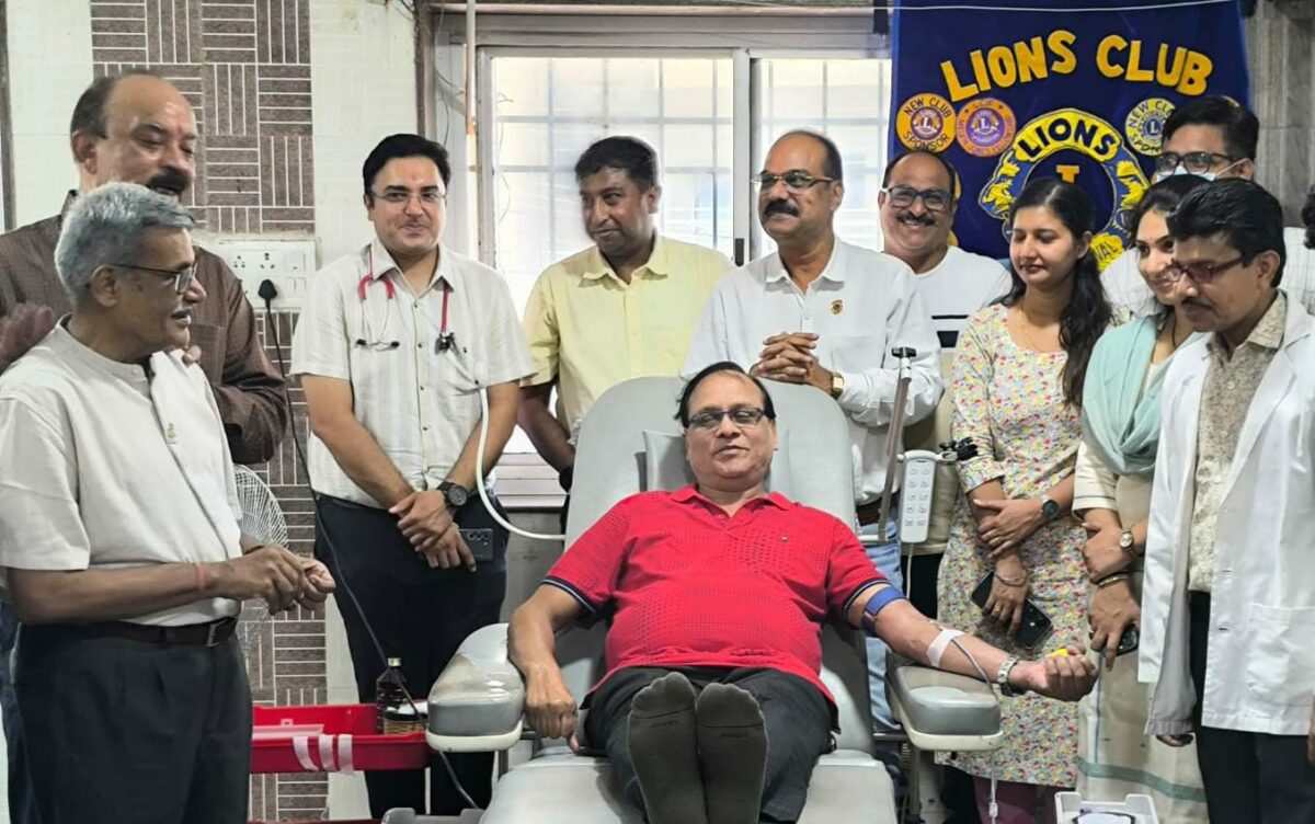 डॉ. अरविन्द नेरल रक्तदाता