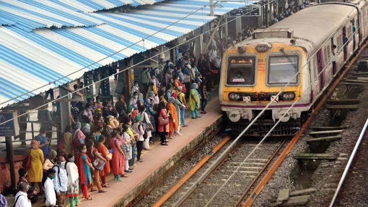 कोरोना में बंद लोकल ट्रेनें