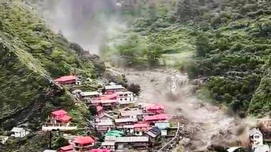 उत्तराखंड भारी वर्षा और लैंडस्लाइड