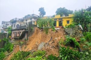 उत्तराखंड में भारी बारिश