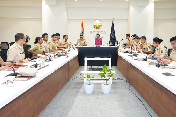 गरुड़ दृष्टि सोशल मीडिया मॉनिटरिंग