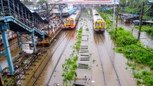 मुंबई बारिश लोकल ट्रेन रद्द