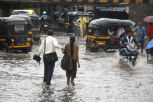 मुंबई भारी बारिश परिवहन