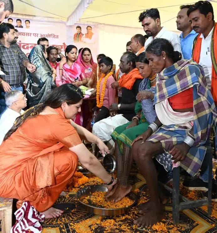 बैगा आदिवासी घर वापसी