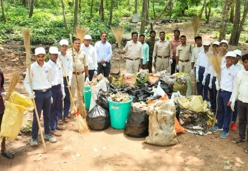 तुरतुरिया पर्यटन स्थल स्वच्छता