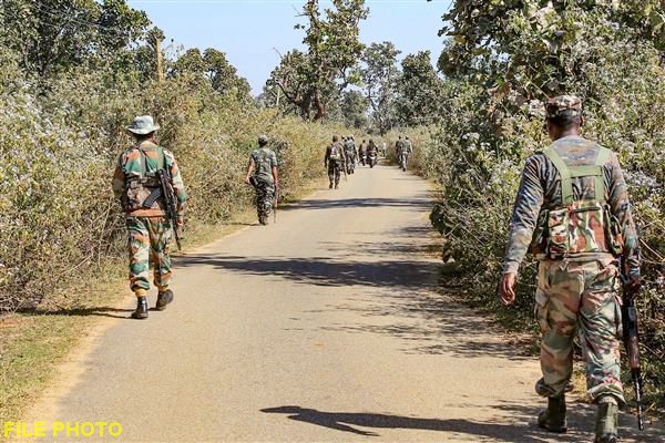 बस्तर मुठभेड़ में दो माओवादी ढेर
