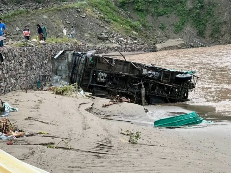 मंडी में क्लाउडबर्स्ट