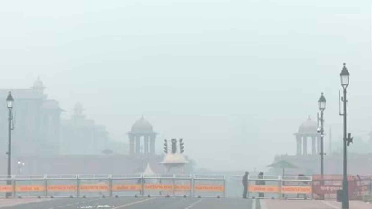 Delhi's pollution levels rise after Diwali