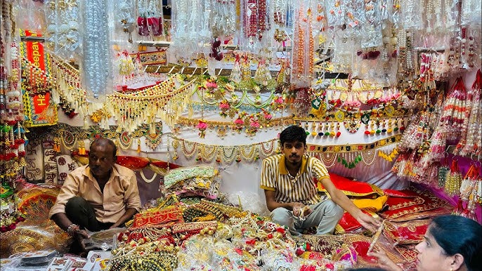 the dragon has once again taken over the Diwali market in Kolkata