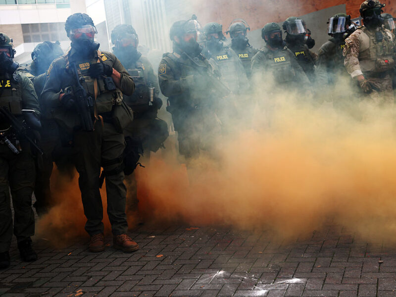 ट्रंप प्रशासन पर अदालत की रोक