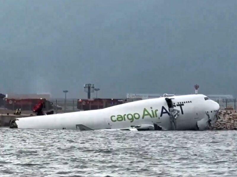 हांगकांग विमान दुर्घटना