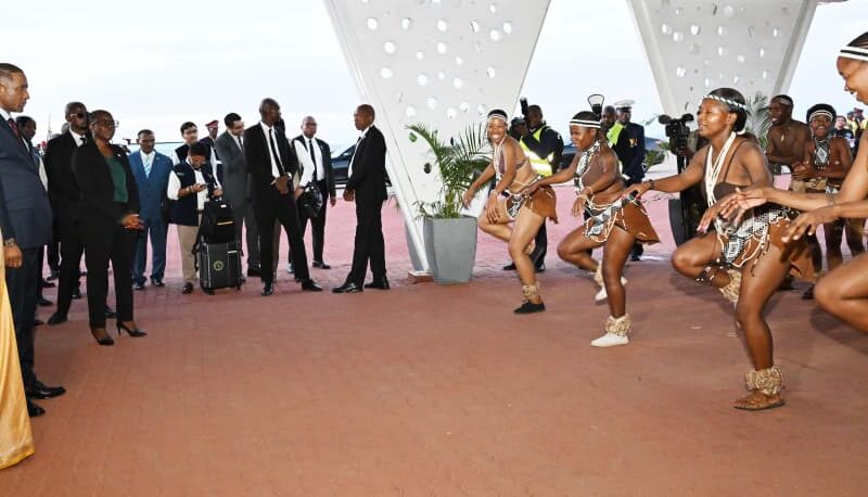 President attends Angola