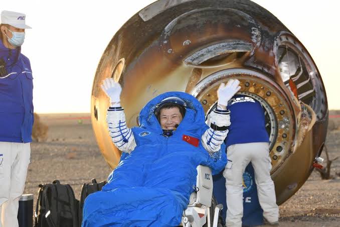 the Shenzhou-20 spacecraft returned safely