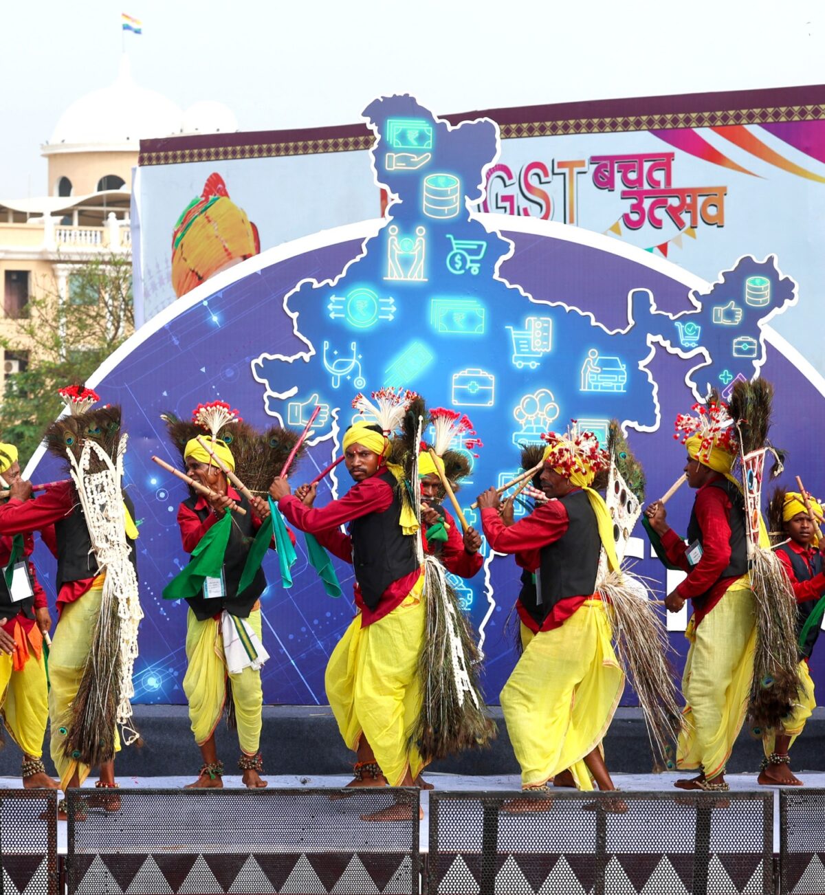 प्रधानमंत्री मोदी नवा रायपुर रोड शो