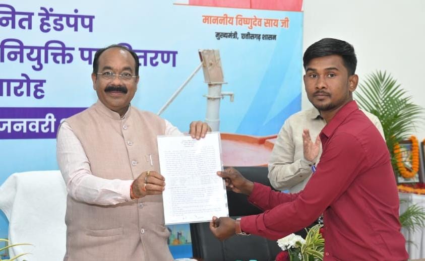 44 hand pump technicians