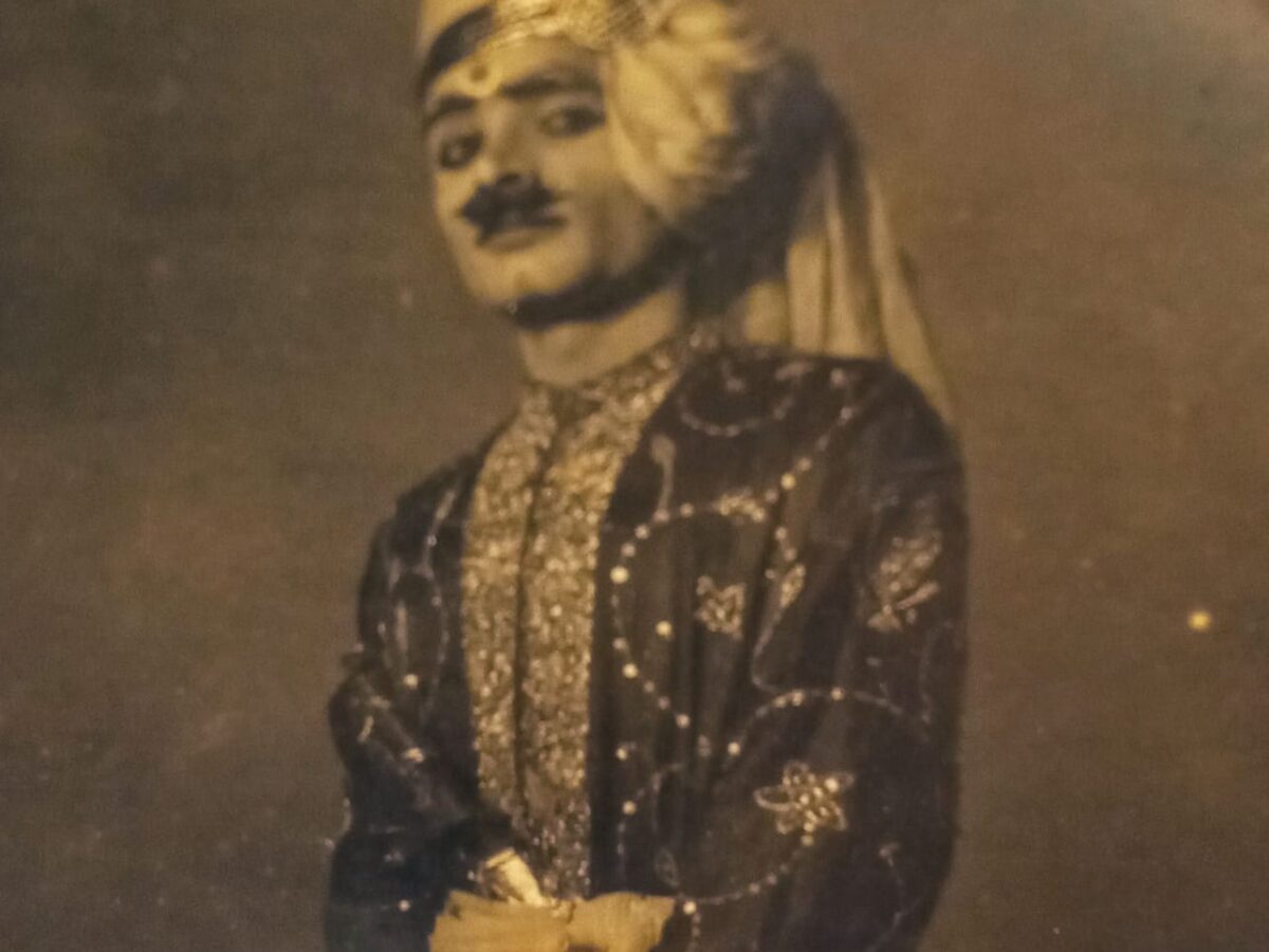 पचास के दशक के नाटक विषपान की दुर्लभ फ़ोटो