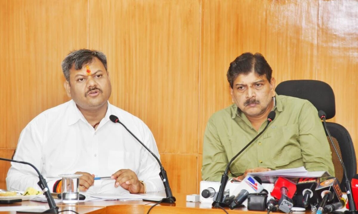 DRM Raipur Shri Dayanand discussed