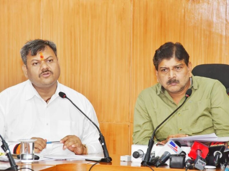 DRM Raipur Shri Dayanand discussed