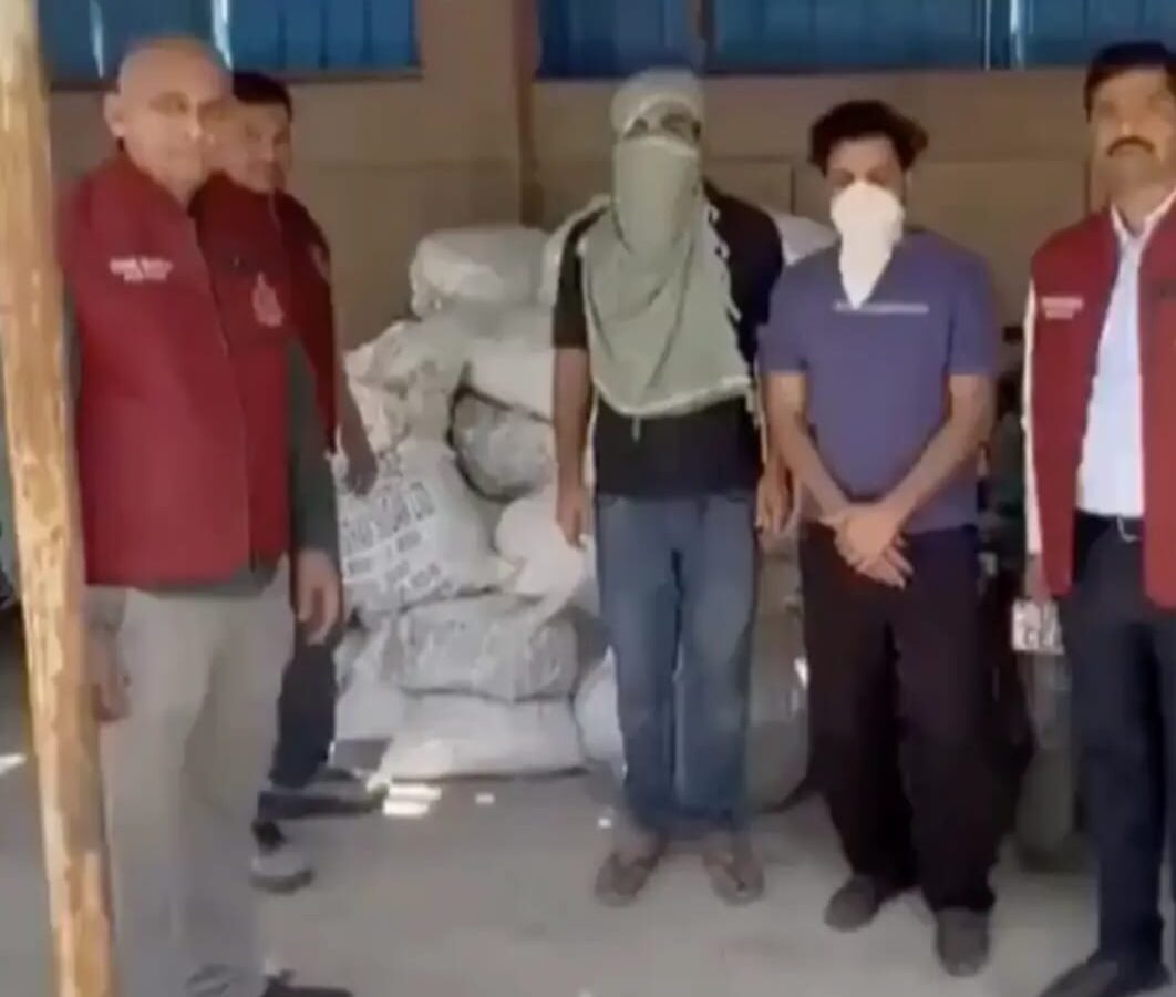 Fake cosmetic manufacturing factory