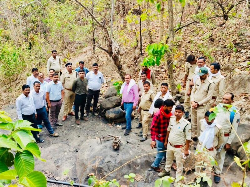 Illegal coal mining in Devkhol