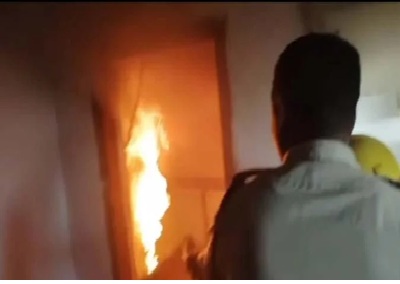 Circuit House Fire: Massive Blaze at Gariaband Circuit House! Chaos Ensues... Property Worth Lakhs—Including Fridges and Cupboards—Reduced to Ashes... Watch VIDEO Here.