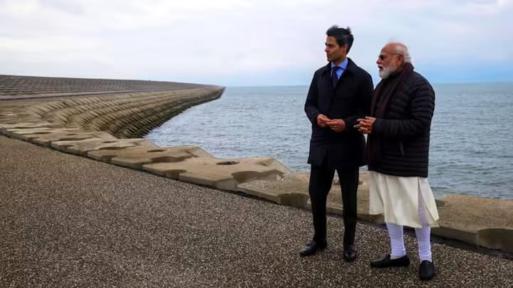 PM visits 32 km long dam in Netherlands