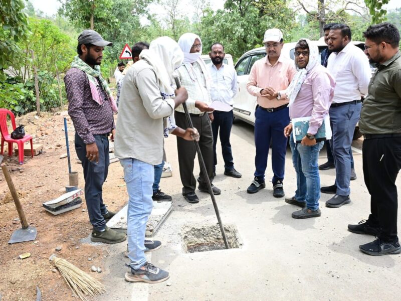 Principal Secretary Sonmani Bora reached Baiga village
