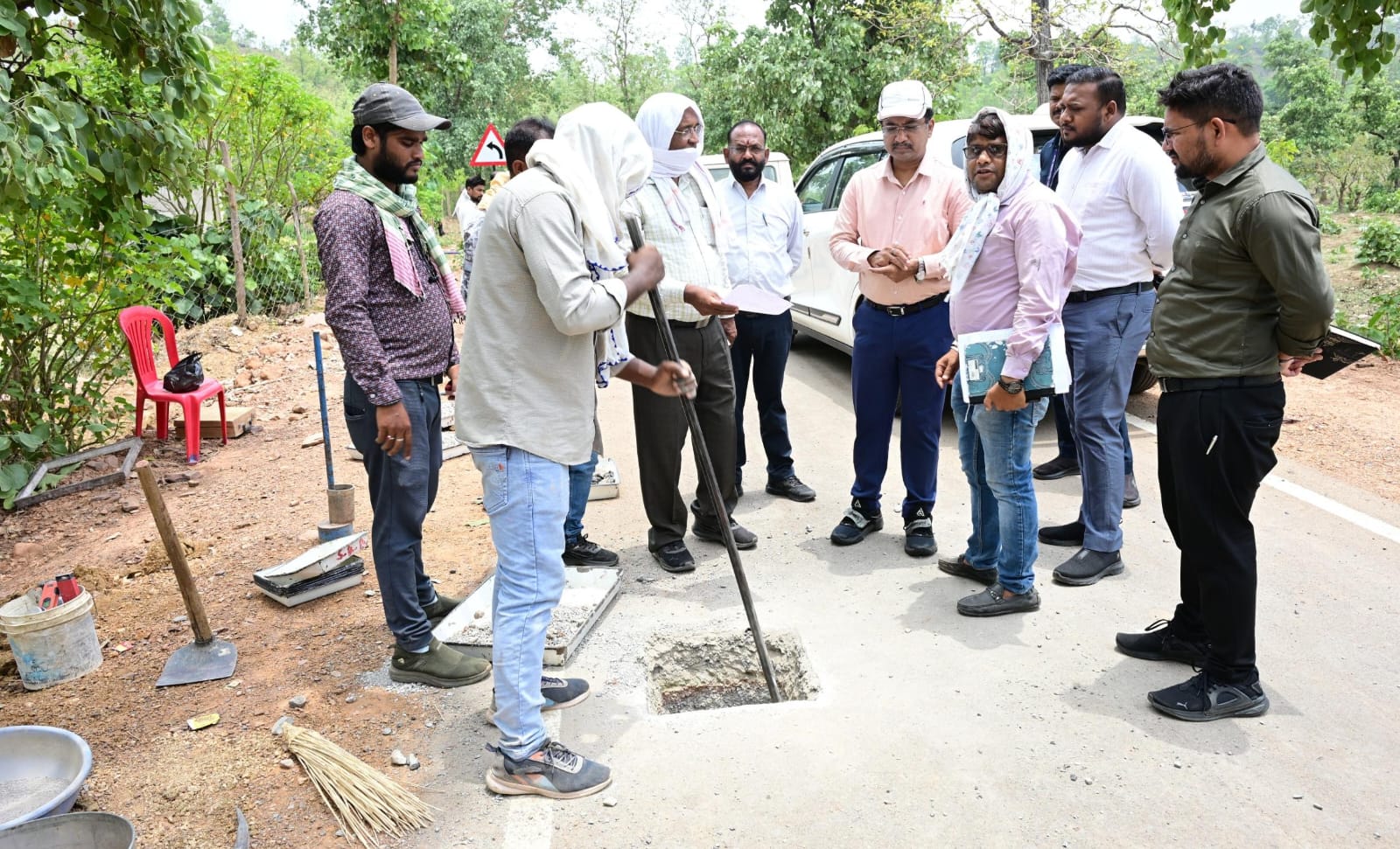 Principal Secretary Sonmani Bora reached Baiga village