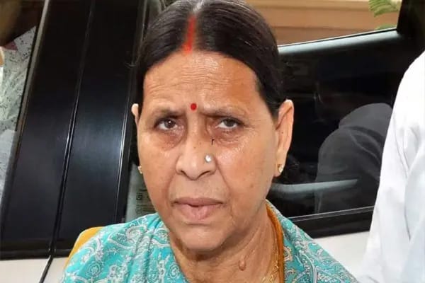 Political Controversy: Rabri Devi Fumes Over Notice! Declares—"I Will Not Vacate the Government Residence... If You Have the Guts, Call in the Forces and Throw Me Out."