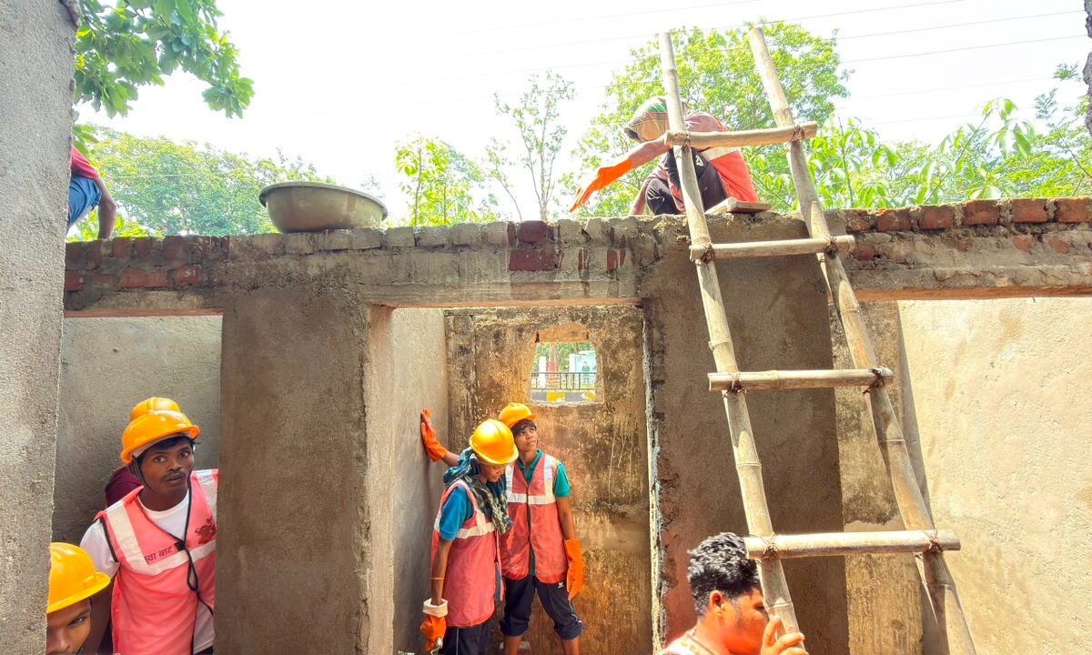 Naxal Rehabilitation: Hands that once held guns will now build homes for the poor! Lives of surrendered youths in Sukma are transforming... over 280 youths have found employment.