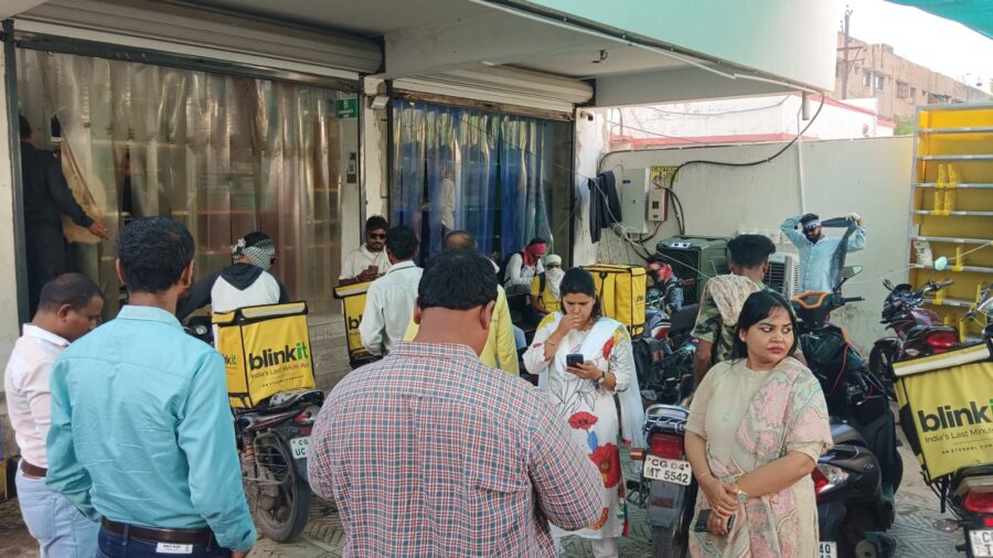 Blinkit Premises Sealed: Major action taken against Blinkit in Raipur…! Center sealed after finding deficiencies in parking and fire safety