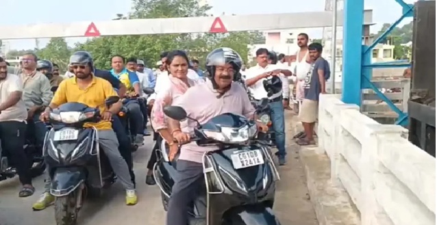 Bilaspur Sewerage Project: Deputy CM Arun Sao set out on a scooter...! He made a surprise inspection of development works and reprimanded officials over the delays.