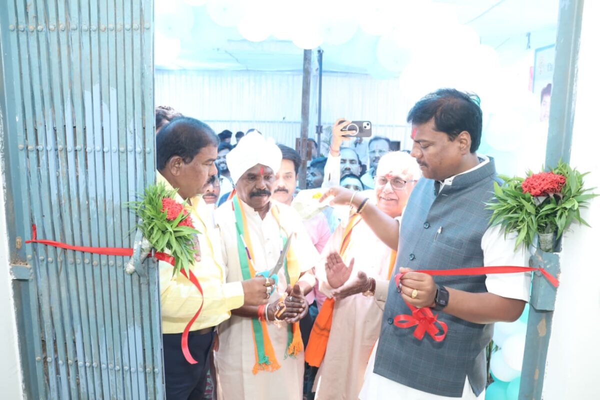 Cooperative Bank: Narayanpur gets a new branch of the District Cooperative Central Bank! Kedar Kashyap inaugurated the new branch... KCCs were also distributed.