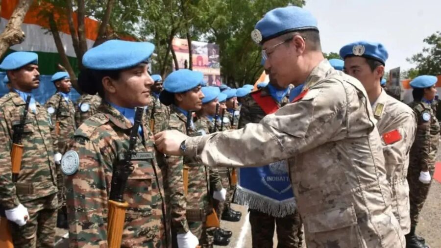 Indian Army: Indian peacekeepers honored in South Sudan...! UN awards medals to 550 soldiers.