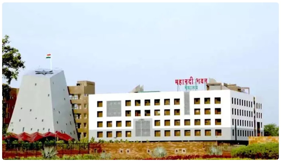 Government Jobs: Big news for the youth of Chhattisgarh...! New eligibility criteria set for government jobs... Notification issued.