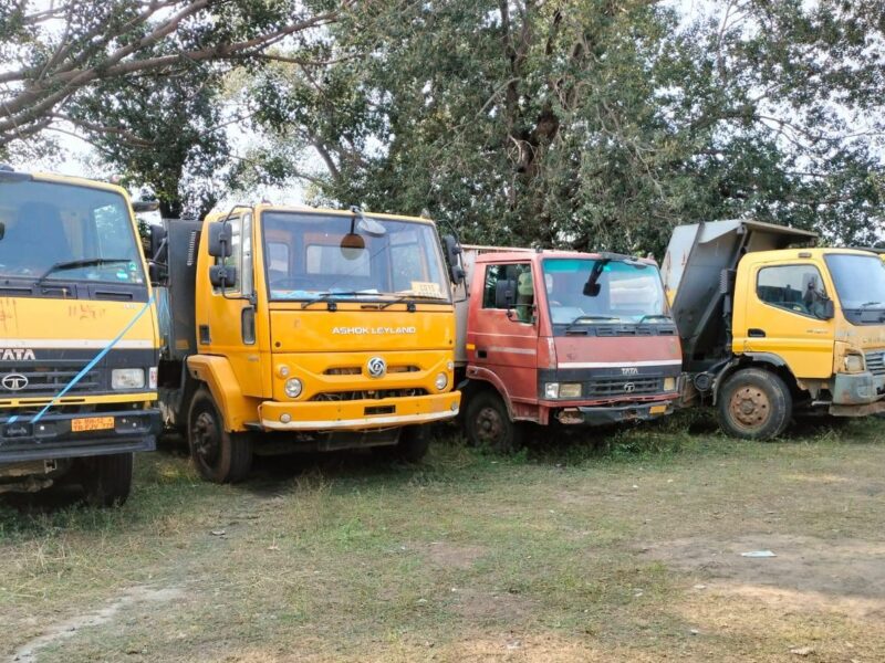 Illegal Coal Transport: Big action on illegal mineral business in Surajpur...! Administration's bulldozer attacks coal-sand smugglers...8 vehicles seized