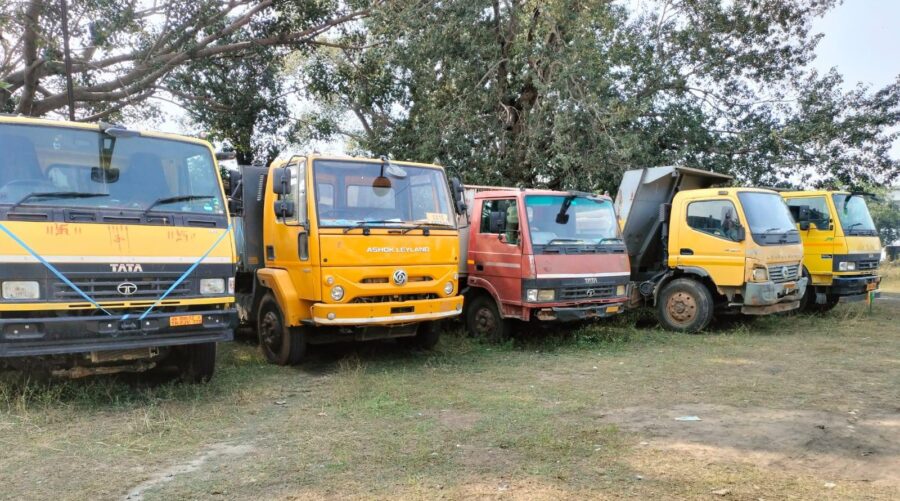 Illegal Coal Transport: Big action on illegal mineral business in Surajpur...! Administration's bulldozer attacks coal-sand smugglers...8 vehicles seized