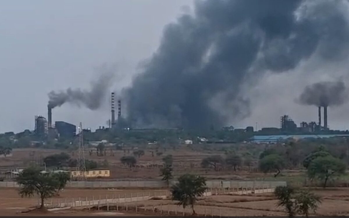 Blast at Mivan Steel Plant: Massive Fire Erupts Following Explosion...! Plume of Smoke Visible for Several Kilometers... Watch VIDEO Here.