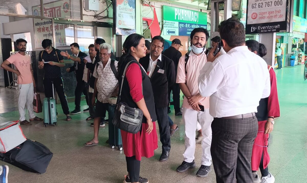 Ticket Checking Drive: Major ticket-checking operation in Raipur Division... 2,836 cases in 15 days... Railways collected ₹18 lakh.