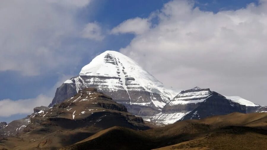 Travel Alert: Ministry of External Affairs issues advisory cautioning travelers visiting Kailash Mansarovar through private tour operators.