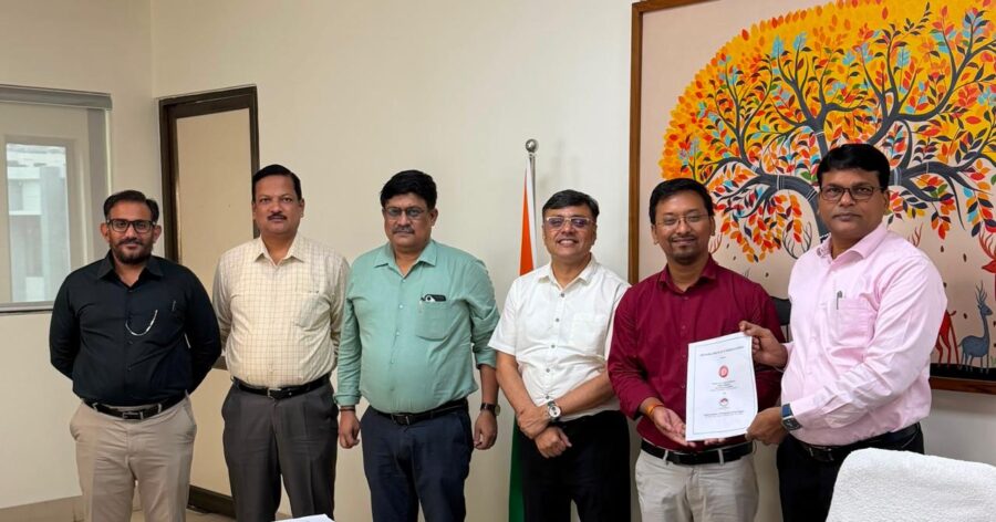 Passenger Amenities: To boost passenger amenities... SECR and IIM Raipur have joined hands... An MoU has been signed, and studies and analyses will be conducted on various aspects.