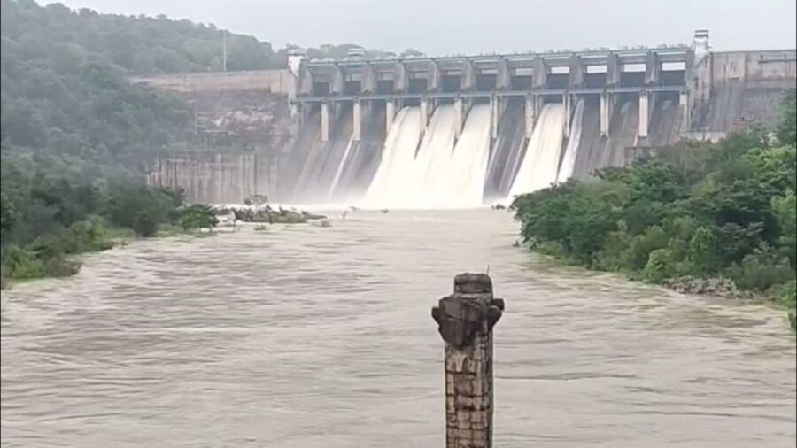 Hasdeo Bango Dam: Good news for farmers...! Korba's Hasdeo Bango Dam is brimming... water levels have reached 83.34%... major relief for drinking water supply.