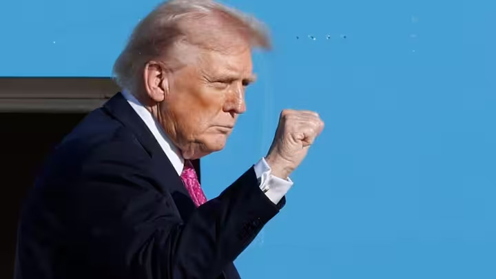 Middle East: Iran warns of a decisive moment... US prepares to deploy aircraft to Israel... Situation could escalate into a major regional war.