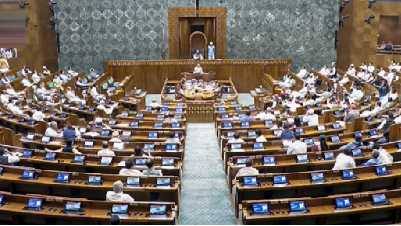 Monsoon Session: Uproar in Parliament for the second consecutive day... Lok Sabha adjourned within 2 minutes... Rahul Gandhi targets PM Modi.