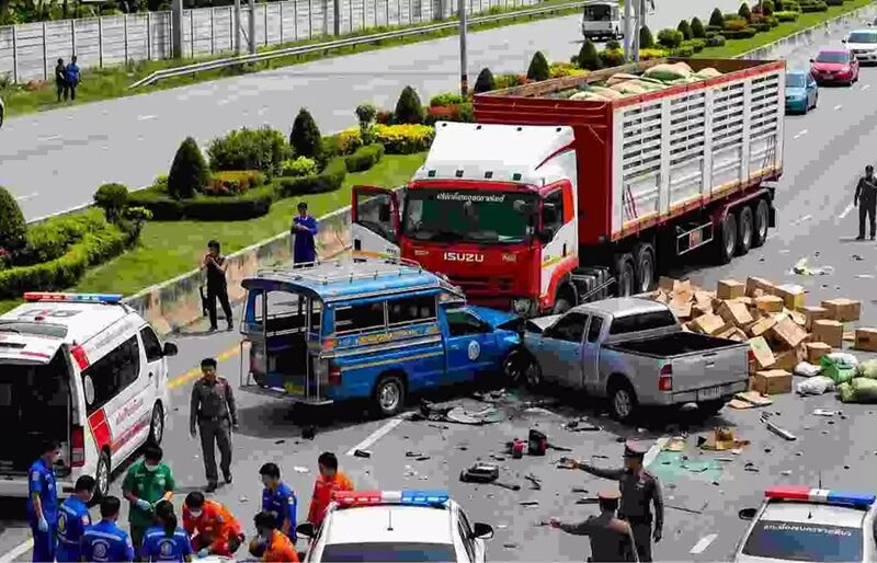 Death of Buddhist Monks: Pickup truck runs over monks on a pilgrimage on foot...! 13 dead... 11-year-old child took out a truck without permission... Watch VIDEO.