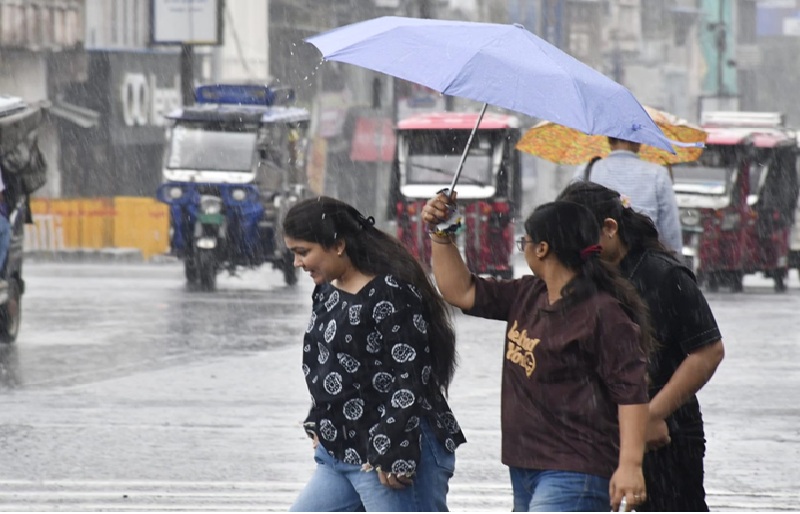 Chhattisgarh Weather Alert: Alert for heavy rain and storms for 3 days...! Strong winds reaching up to 80 kmph in 16 districts, including Raipur.