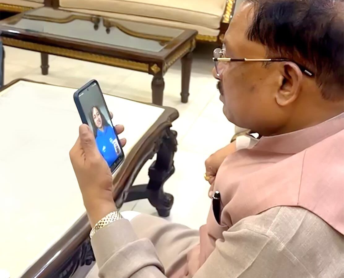 Commonwealth Games 2026: Chhattisgarh's own Gyaneshwari Yadav wins silver...! CM Vishnu Deo Sai congratulates her via video call.