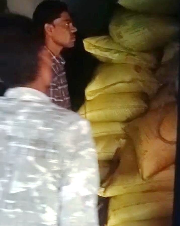 Fertilizer Black Marketing: Crackdown on fertilizer black marketing in Chhattisgarh! 275 bags of urea seized.