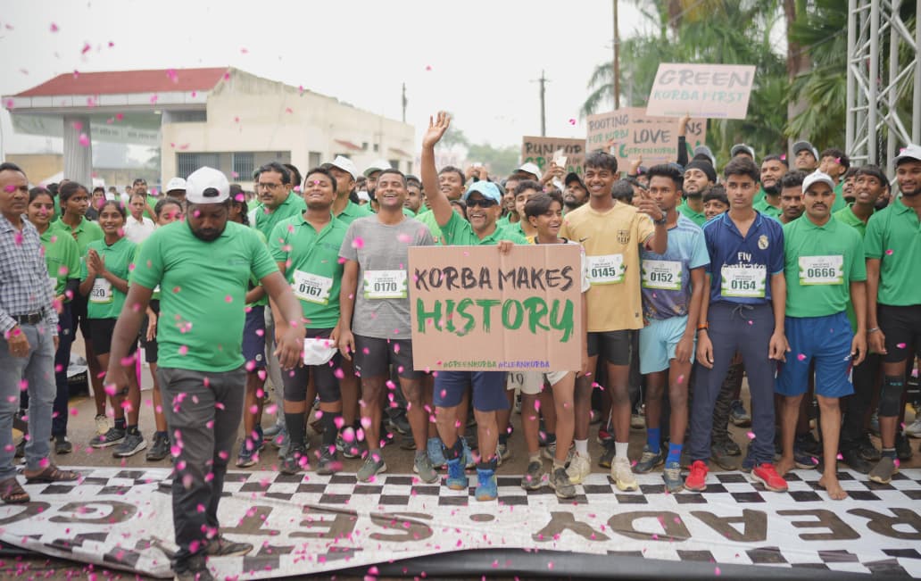 Run For Green: 'Ek Ped Maa Ke Naam' campaign turns into a mass movement...! A massive crowd turns out for 'Run For Green' in support of a greener Korba.